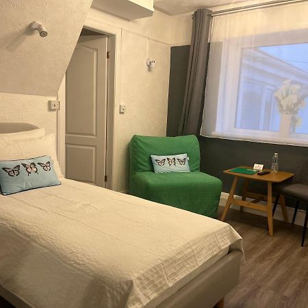 הוליהד Orient B&B מראה חיצוני תמונה